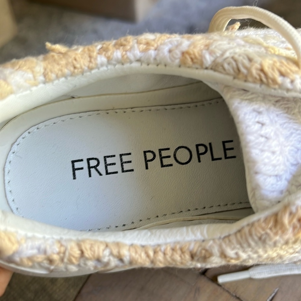 New Free People Catch Me If You can Platform Crochet Chunky Sole Sneaker Size 8 - Picture 10 of 13